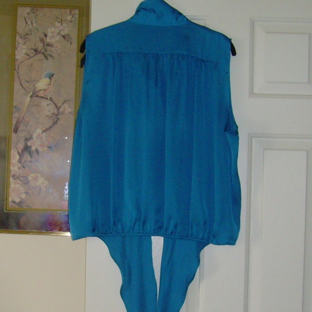VINCE CAMUTO Silk Tie Front Blouse - XL - Picture 8 of 10